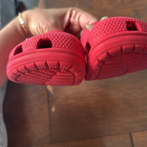 Red Crocs Jurassic Jibbitz 11c - Picture 6 of 9